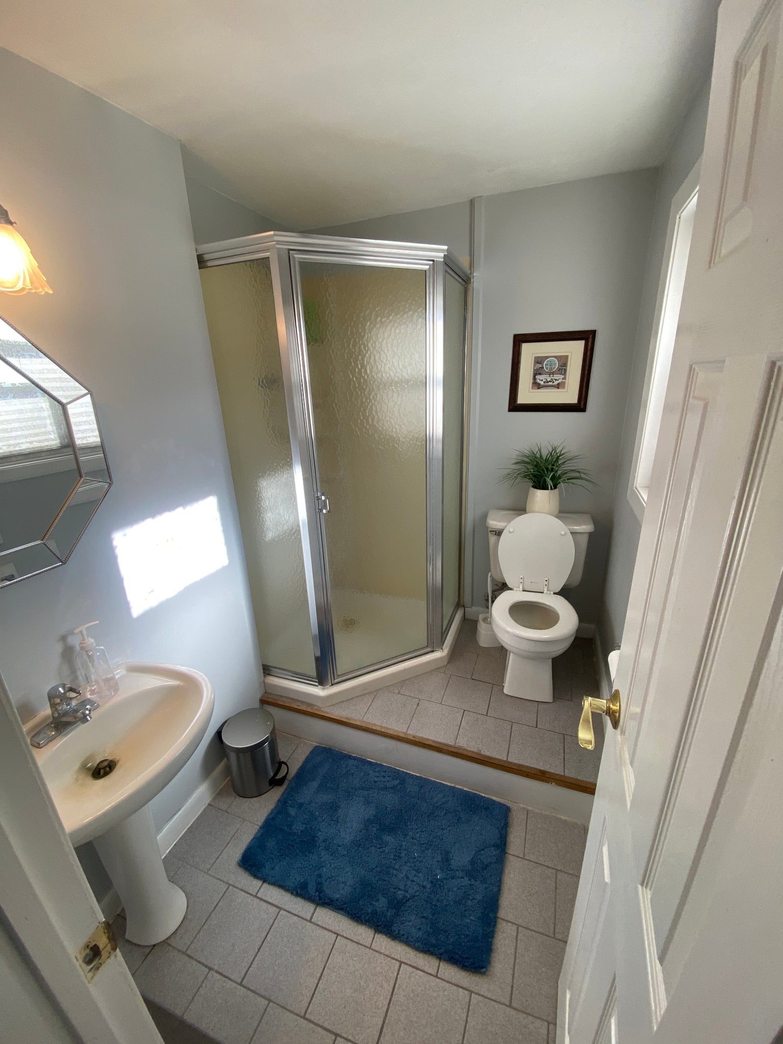 Upgraded Fixtures & Vanity before